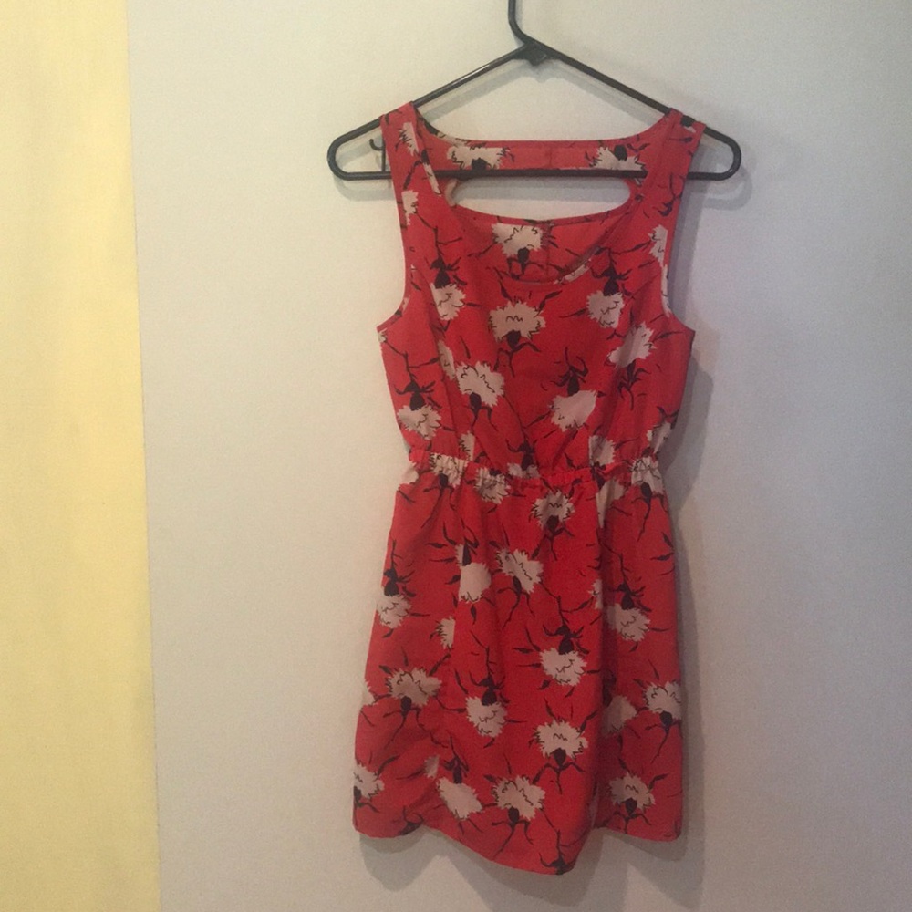 Cut out back flower dress
